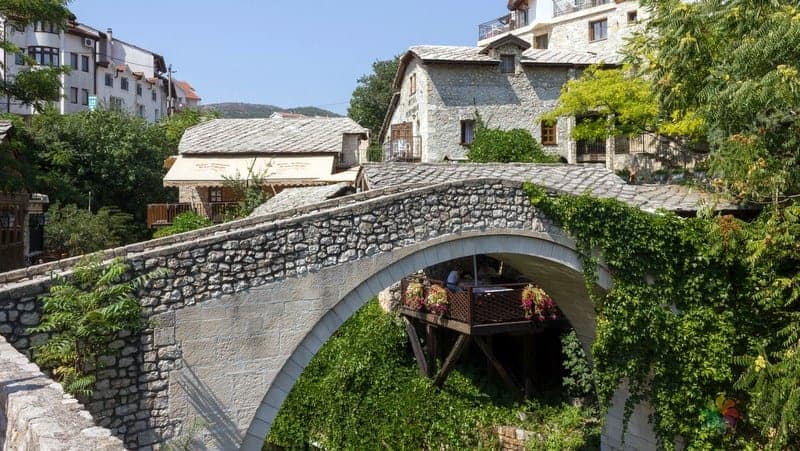 Mostar gezilecek yerler Eğri Köprü