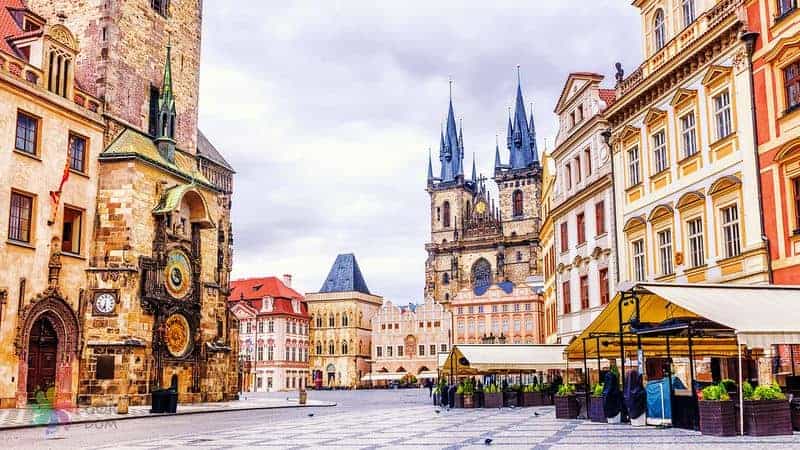 Prag'da nerede kalınır Eski Şehir Meydanı