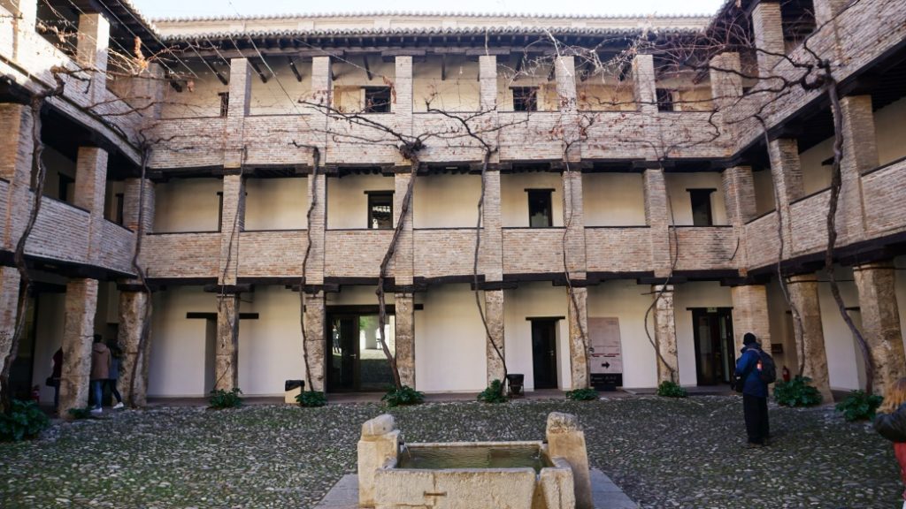 corral del carbon granada Corral del Carbón – Granada’nın eski ticaret hanı