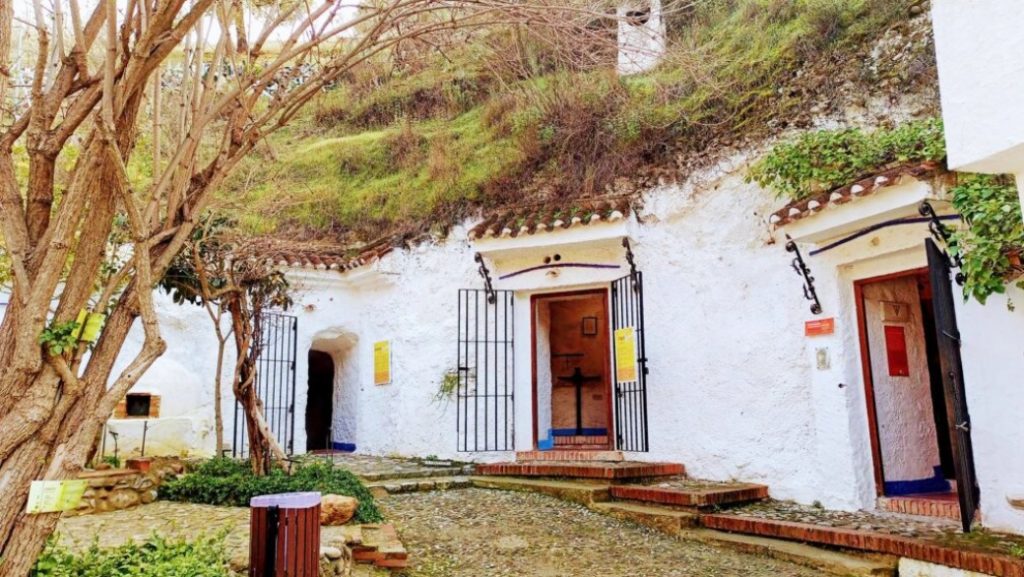 museo cuevas del sacromonte granada Sacromonte Mağara Müzesi – Geleneksel yaşamın izleri