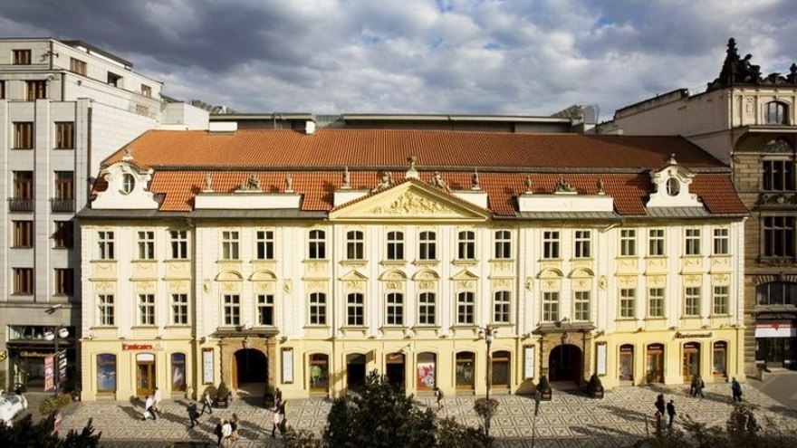 Slovansky Dum Prag'da nerede alışveriş yapılır