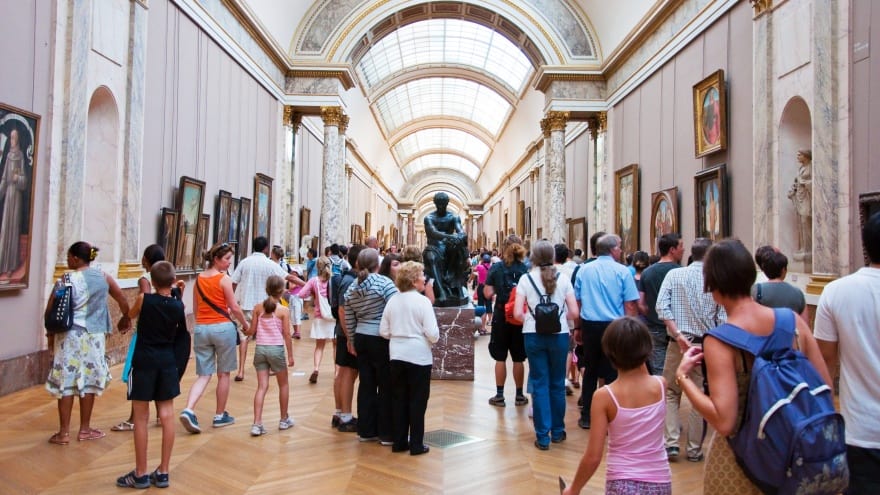 Louvre Müzesi'nde sergilenen eserler