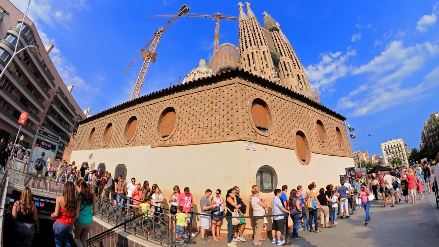 Sagrada Familia Bazilikası ziyaret bilgileri