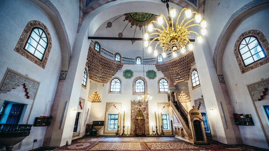 Gazi Hüsrev Bey Camii Saraybosna'da görülmesi gereken yerler