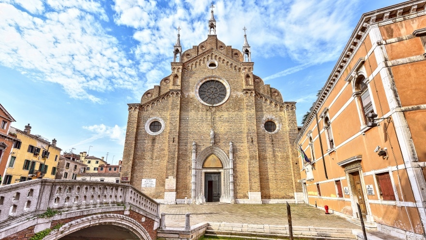 Basilica Santa Maria Gloriosa dei Frari Venedik gezilecek yerler