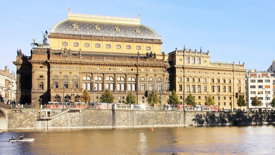 Prag seyahati Ulusal Tiyatro