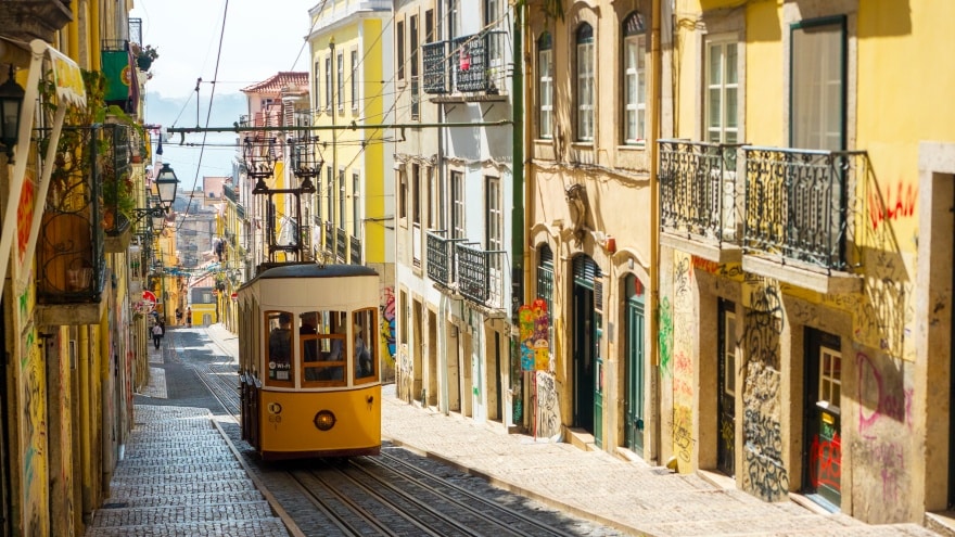 Elevador da Bica Lizbon'da gezilecek yerler