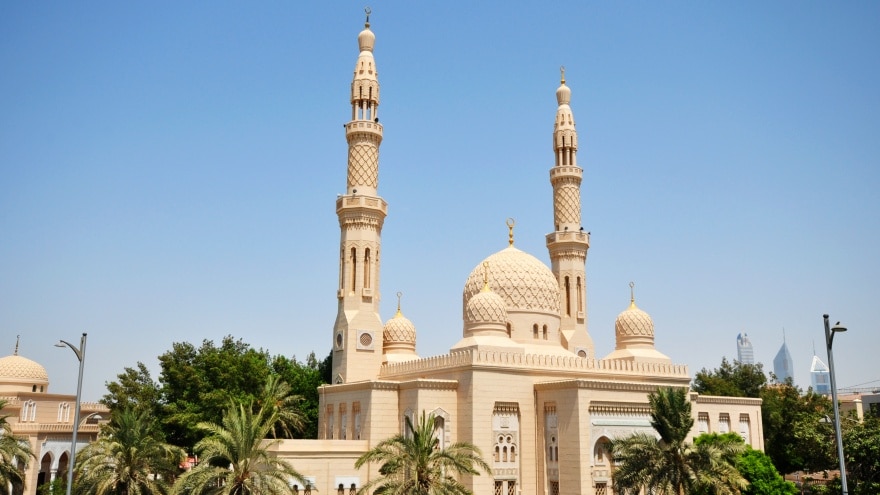 Jumeirah Camii Dubai'de görülmesi gereken yerler