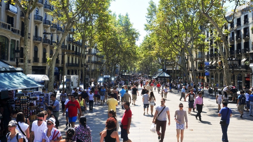 La Rambla Caddesi Barselona'da nerede alışveriş yapılır