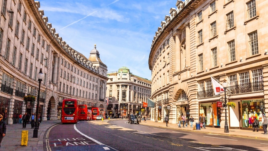 Regent Street Londra'da nerede alışveriş yapılır?
