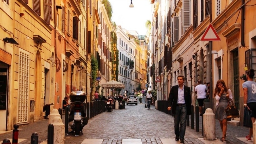 Via del Boschetto Roma'da nerede alışveriş yapılır?