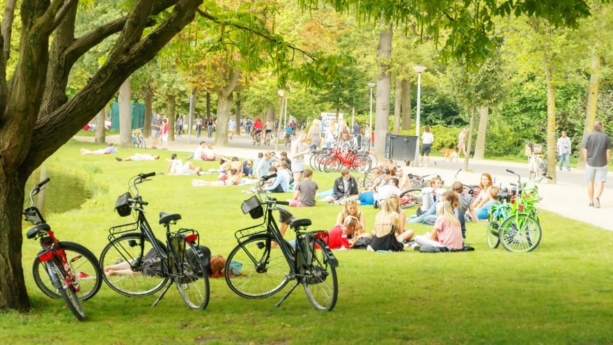 Vondelpark Amsterdam'da ne yapılır? piknik molası