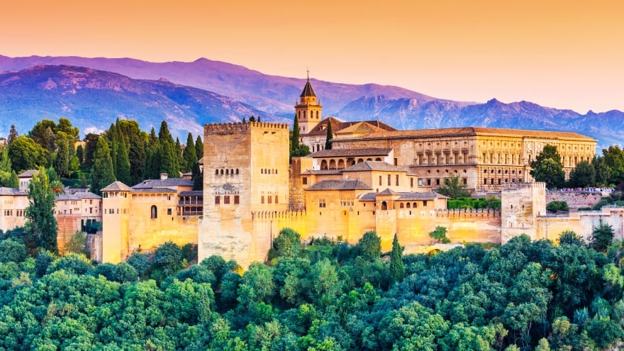El Hamra Sarayı Granada'da yapılacak şeyler