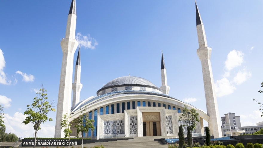 Ankara gezilecek yerler Ahmet Hamdi Akseki Camii