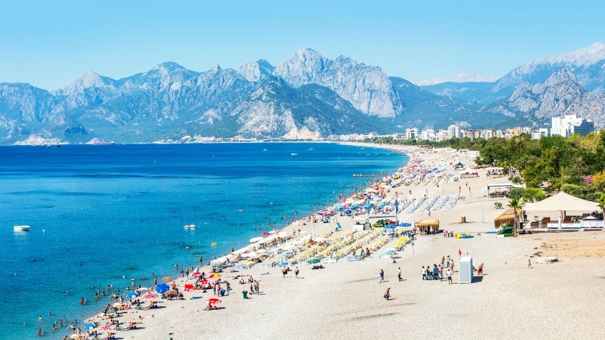 Konyaaltı Plajı Antalya gezilecek yerler