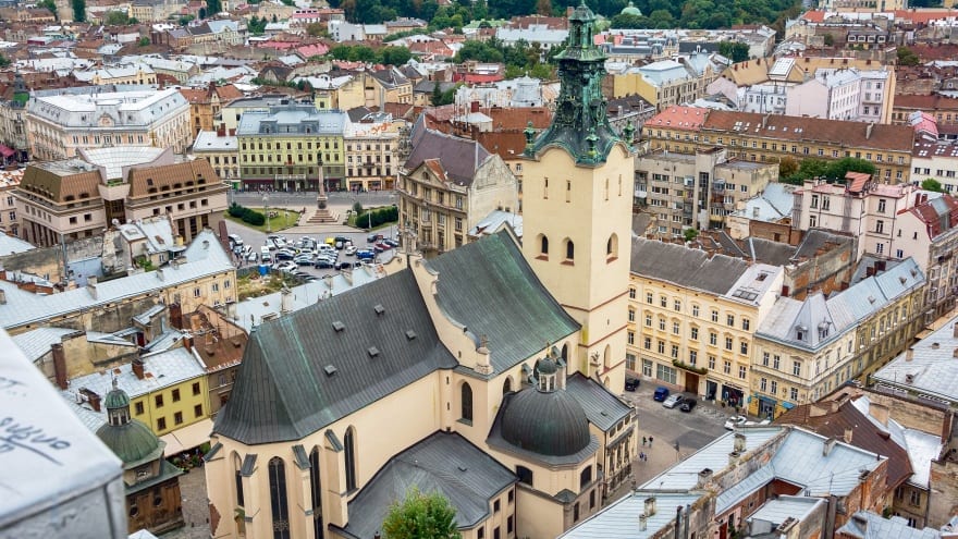 Latin Cathedral Lviv'de görülmesi gereken yerler