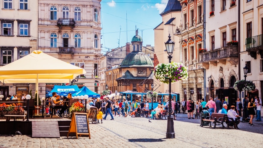 Lviv'de gezilecek yerler boyunca ne yenir