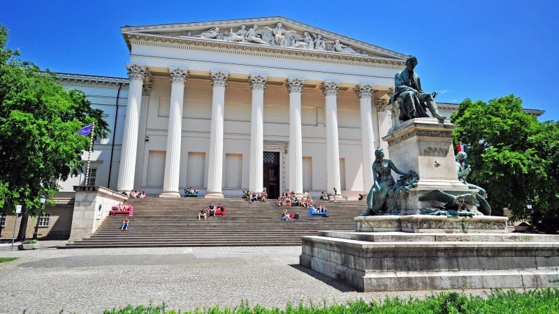 Macaristan Ulusal Müzesi Budapeşte'de görülmesi gereken yerler