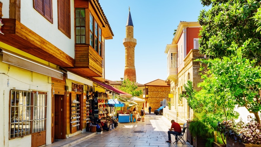 Antalya'da görülmesi gereken yerler Kesik Minare