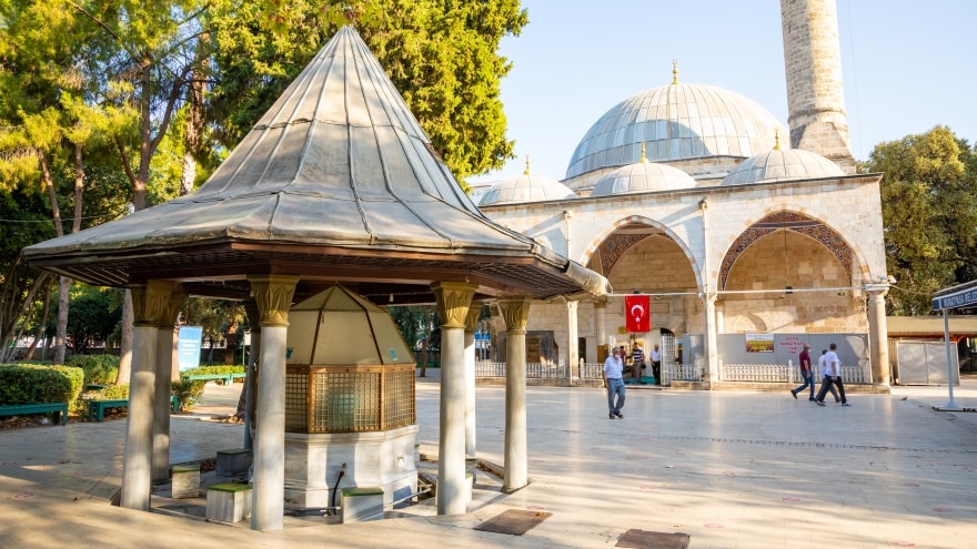 Murat Paşa Camii Antalya'da gezilecek yerler
