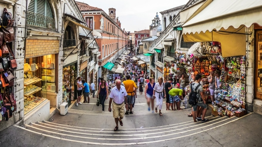 Le Mercerie Venedik'te popüler alışveriş caddesi