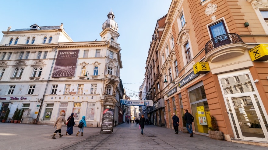 Ferhadija Caddesi Saraybosna'da nerede alışveriş yapılır?