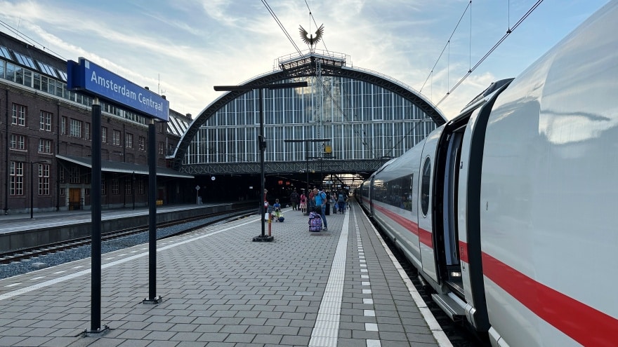 Amsterdam havaalanı otel ulaşımı, havaalanı treni