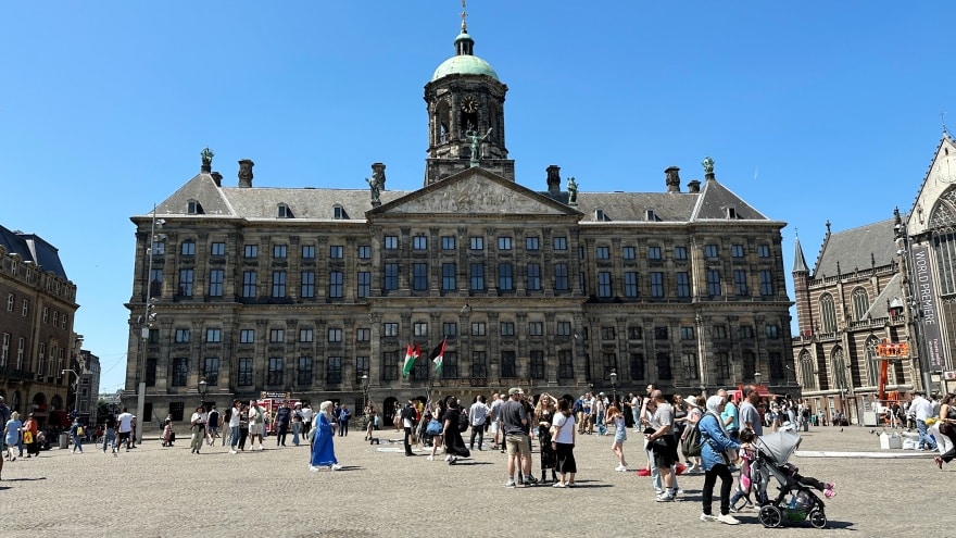 Amsterdam'da kalınacak yerler Binnenstad Tarihi Şehir Merkezi