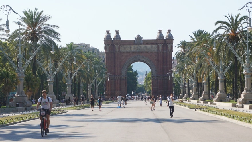 Arc de Triomf Barselona gezi rehberi