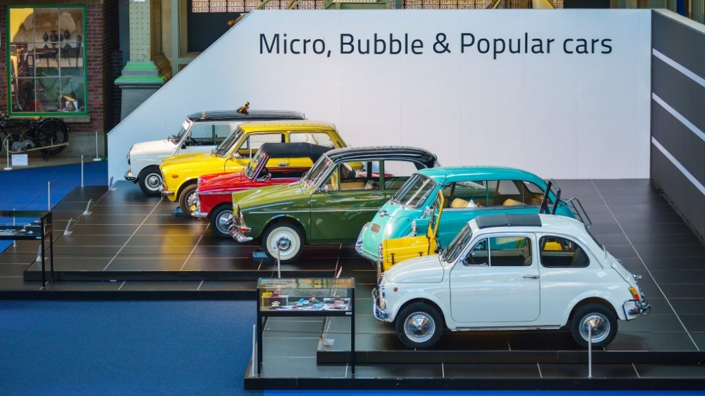 Autoworld Müzesi, Brüksel’de klasik otomobillerin sergilendiği müze