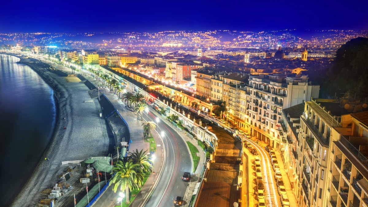 Nice'de nerede kalınır?