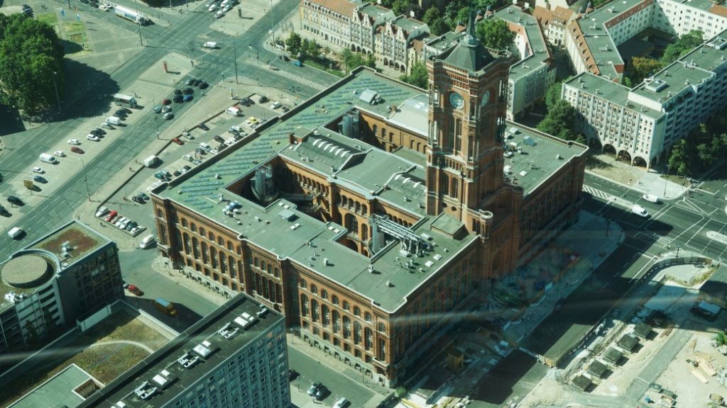 rotes rathaus berlin Rotes Rathaus – Berlin Belediye Binası