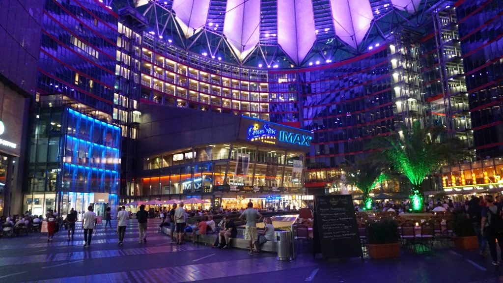 sony center berlin Sony Center – Cam Kubbeli Meydan