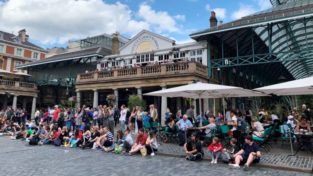 Covent Garden Market – Sokak gösterileri ve butik dükkânlar