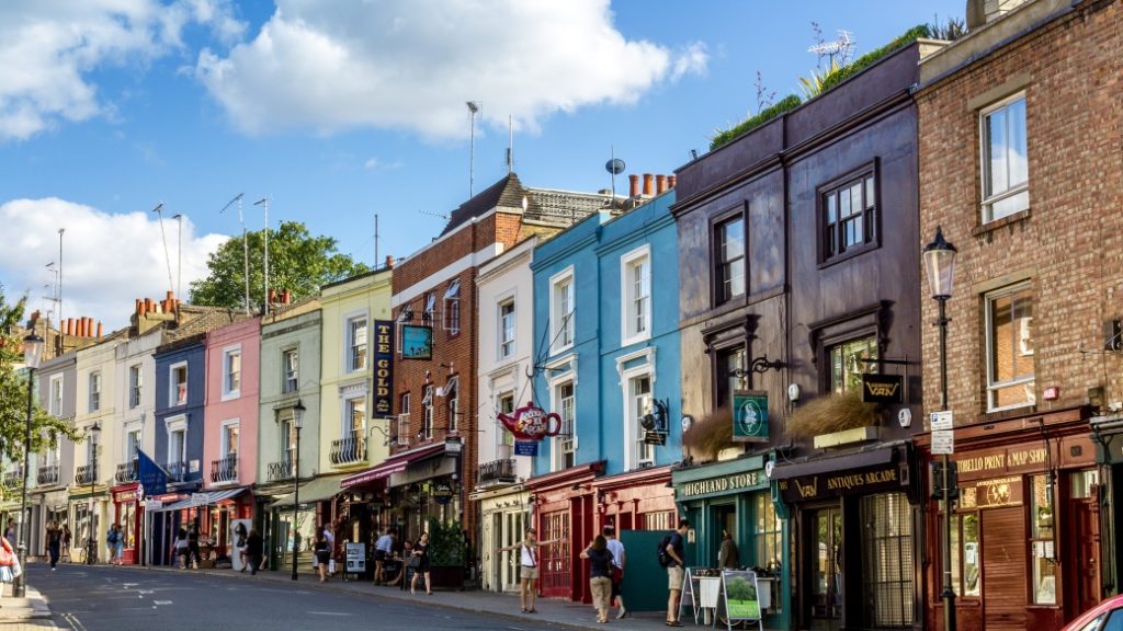 Notting Hill – Renkli evleri ve kitapçılarıyla ünlü mahalle