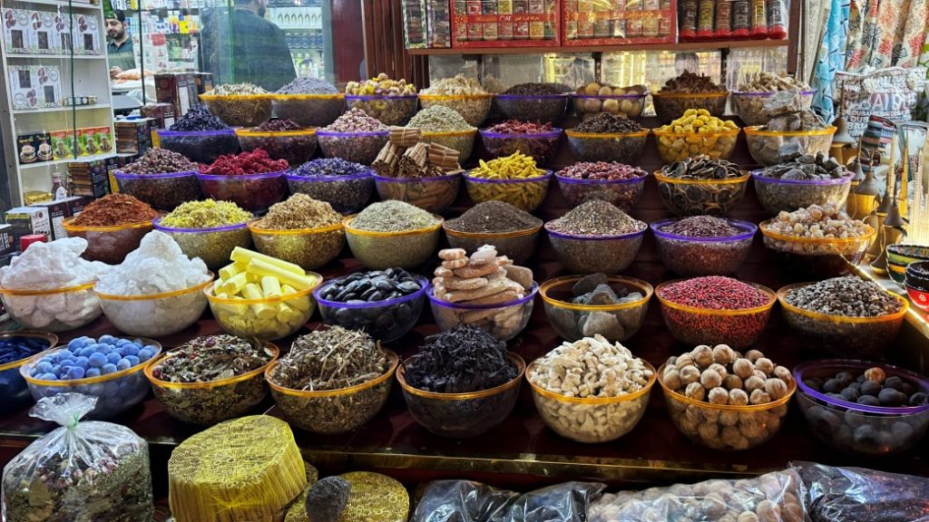 Baharatçılar Çarşısı – Renkli ve aromatik bir keşif