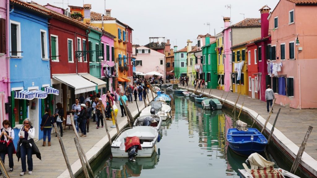 burano adasi venedik Burano Adası – Renkli evlerin adası