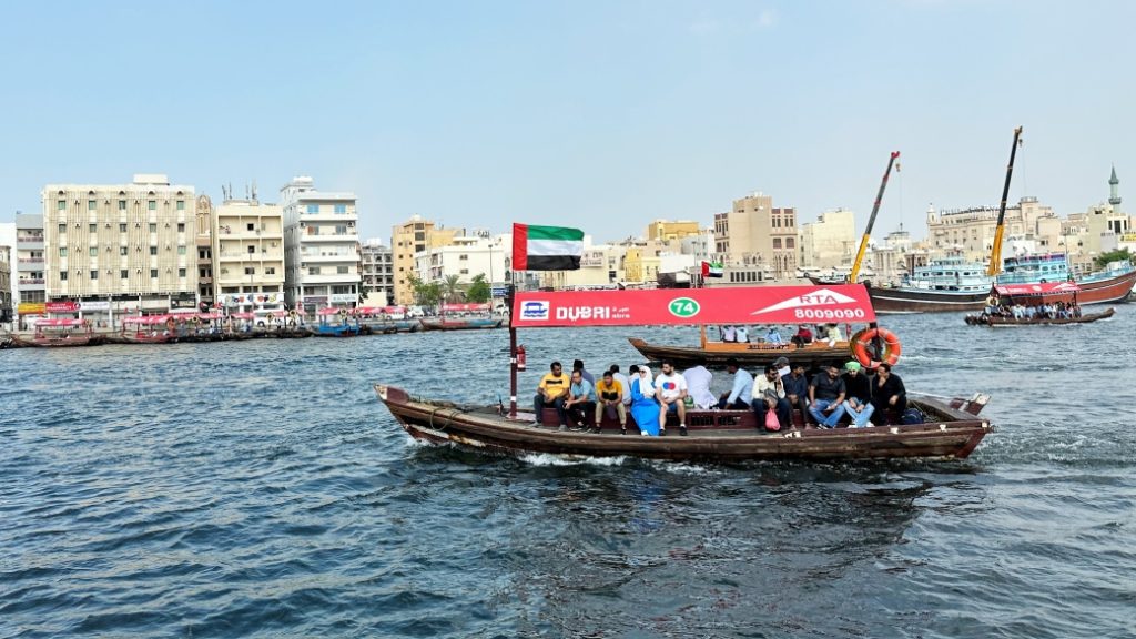 Dubai Koyu & Abra Turu – Geleneksel su ulaşımıyla nostaljik bir yolculuk