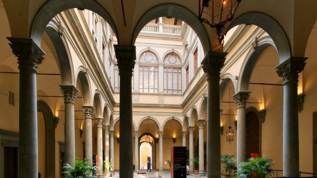 Palazzo Strozzi – Rönesans zarafetinin görkemli örneği