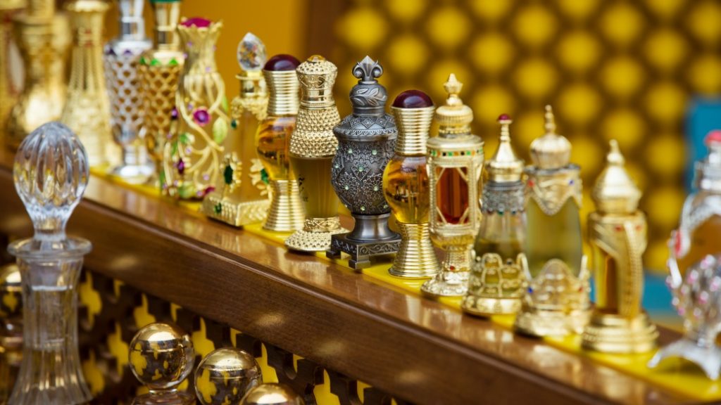 Parfümcüler Çarşısı – Arap esanslarının kalbi