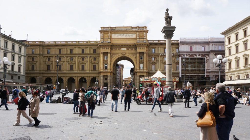 Piazza della Repubblica – Modern hayatın tarihi meydanı