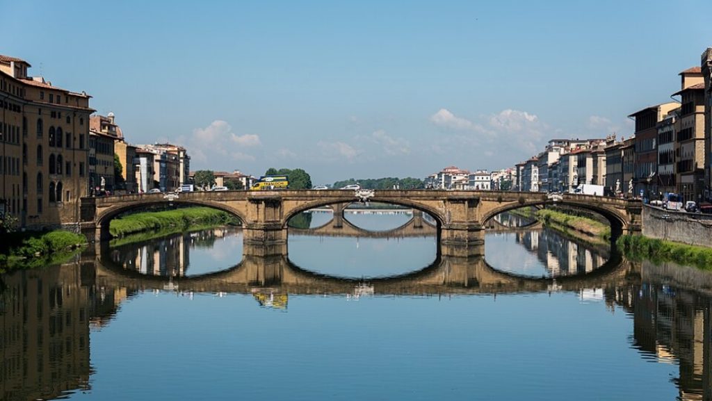 Ponte Santa Trinita – Zarif taş köprü