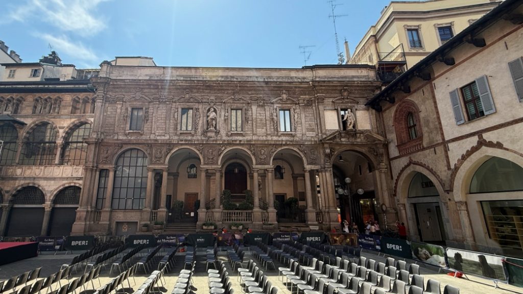 Piazza Mercanti – Orta Çağ Milano’suna yolculuk