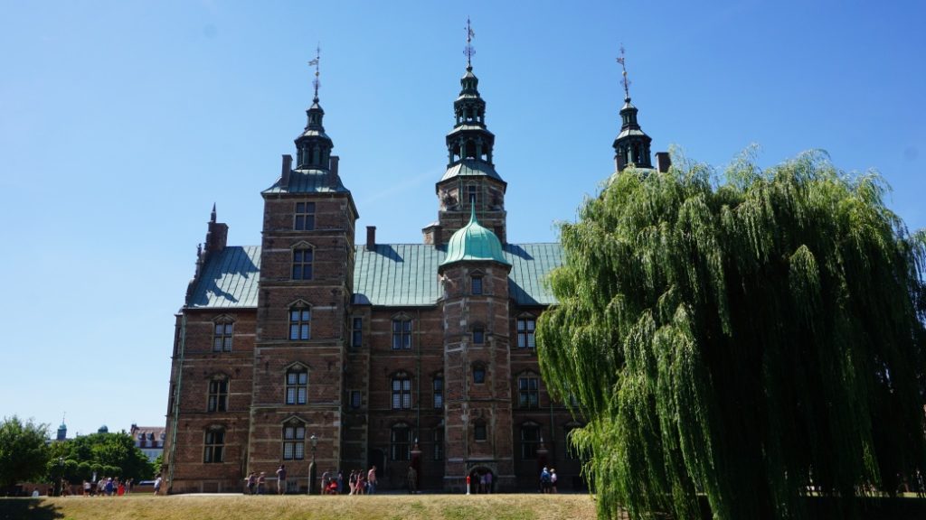 Rosenborg Kalesi ve King’s Garden – Kraliyet zarafeti