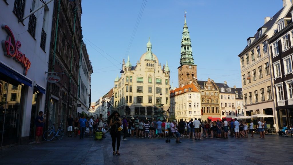 Strøget Caddesi – Kopenhag’ın alışveriş rotası