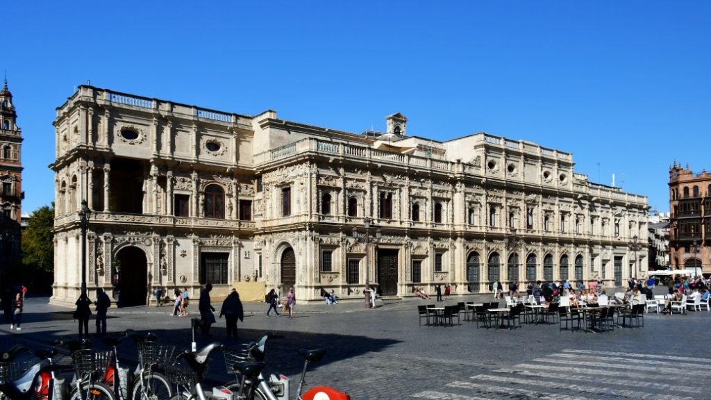 ayuntamiento de sevilla Sevilla Belediye Binası – Şehrin yönetim kalbi