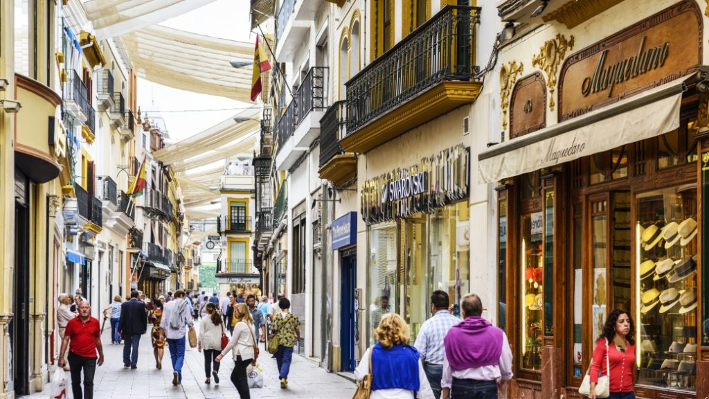 calle sierpes sevilla Calle Sierpes – Alışverişin tarihi adresi