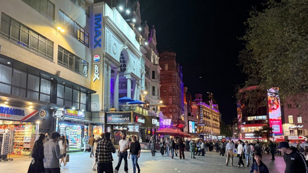 Leicester Square – Sinema prömiyerlerinin kalbi