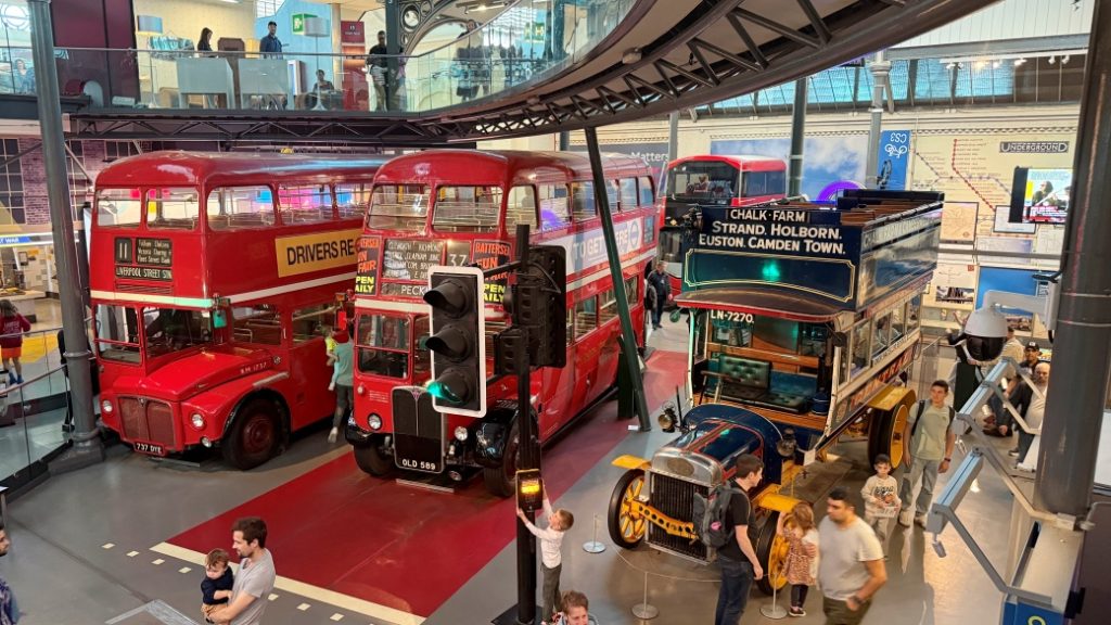 London Transport Museum – Ulaşımın tarihine interaktif yolculuk