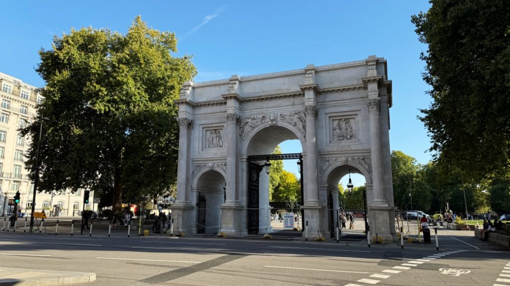 Marble Arch – Şehrin batı ucunda neoklasik bir anıt